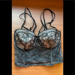 NWOT Victoria’s Secret Corset top VERY SEXY
Lightly-Lined Bustier